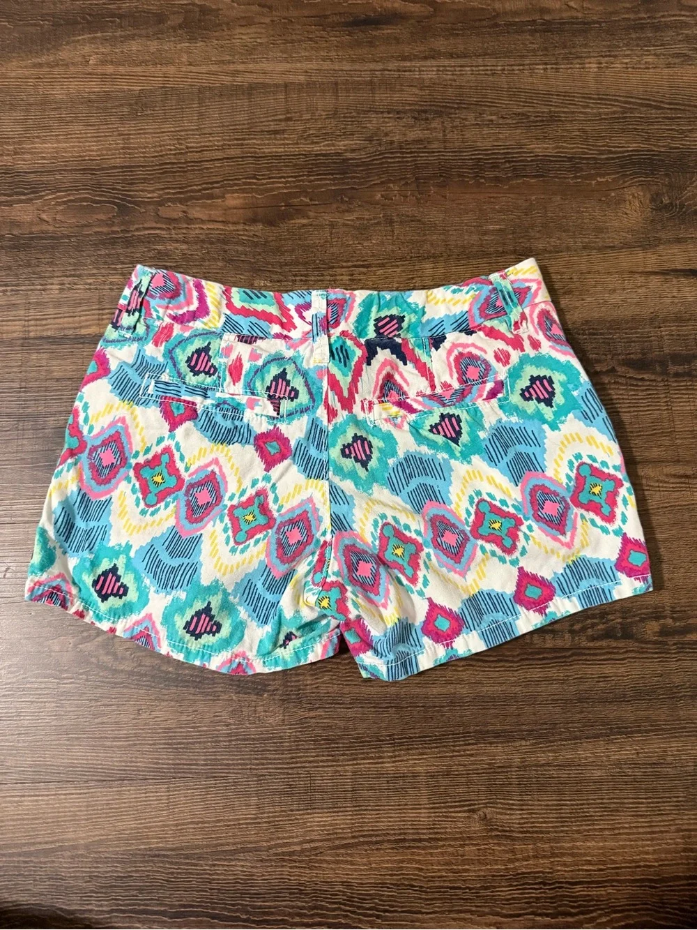Old Navy vibrant Ikat print shorts